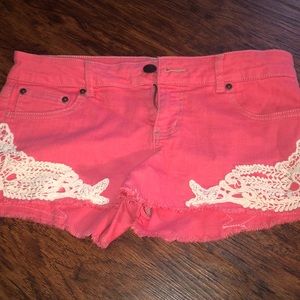 Shorts with lace trim